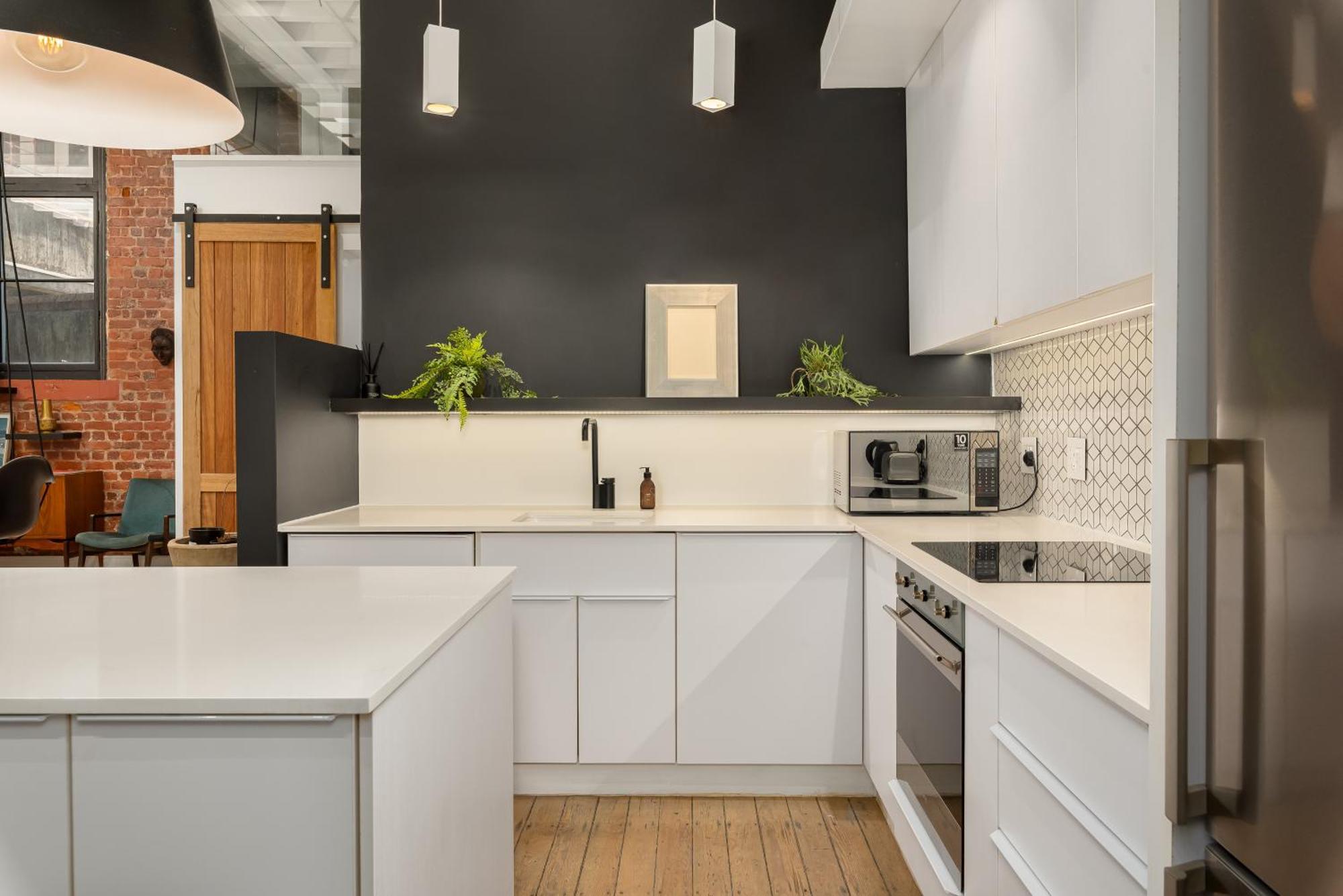 102 Wolroy House Apartment *