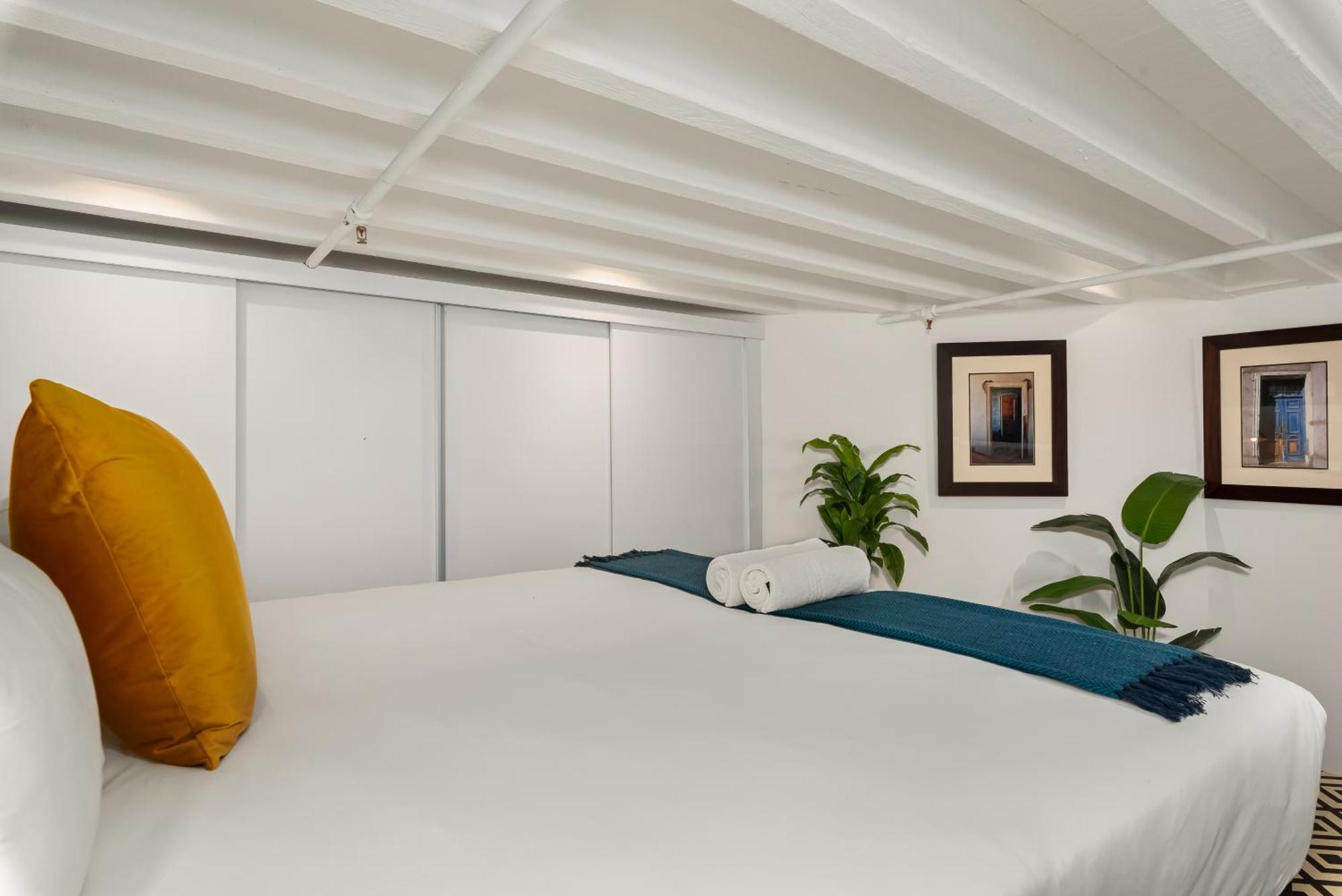 Apartment 102 Wolroy House